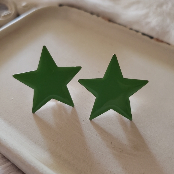 NWT Leisure Time  Vintage Green Star Earrings - Picture 1 of 3